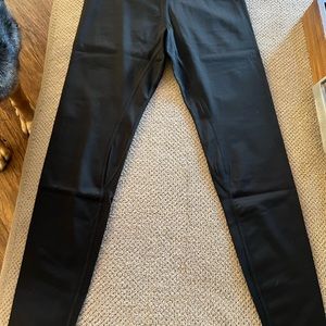 Lululemon leggings 25”. Size small 6